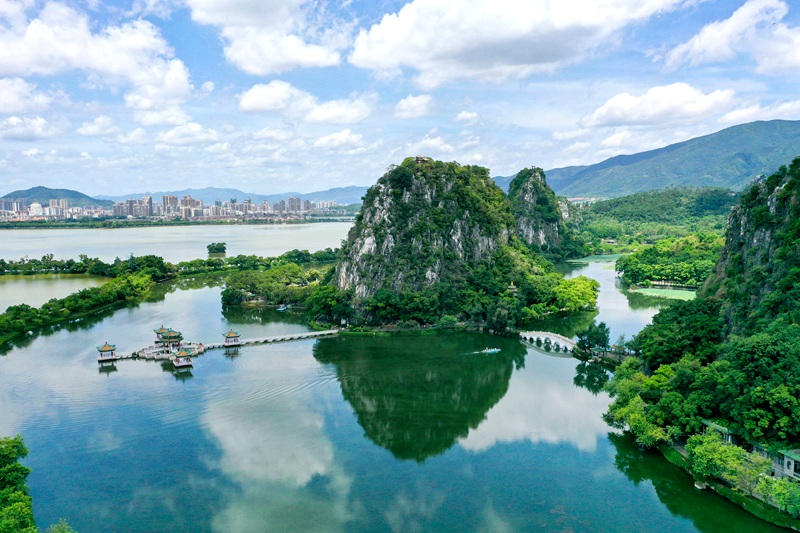 请问青岛到安阳大巴一天有几班，几点，多少钱